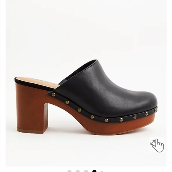 torrid Shoes - NEW - TORRID BLACK FAUX LEATHER WOODEN PLATFORM MULE
